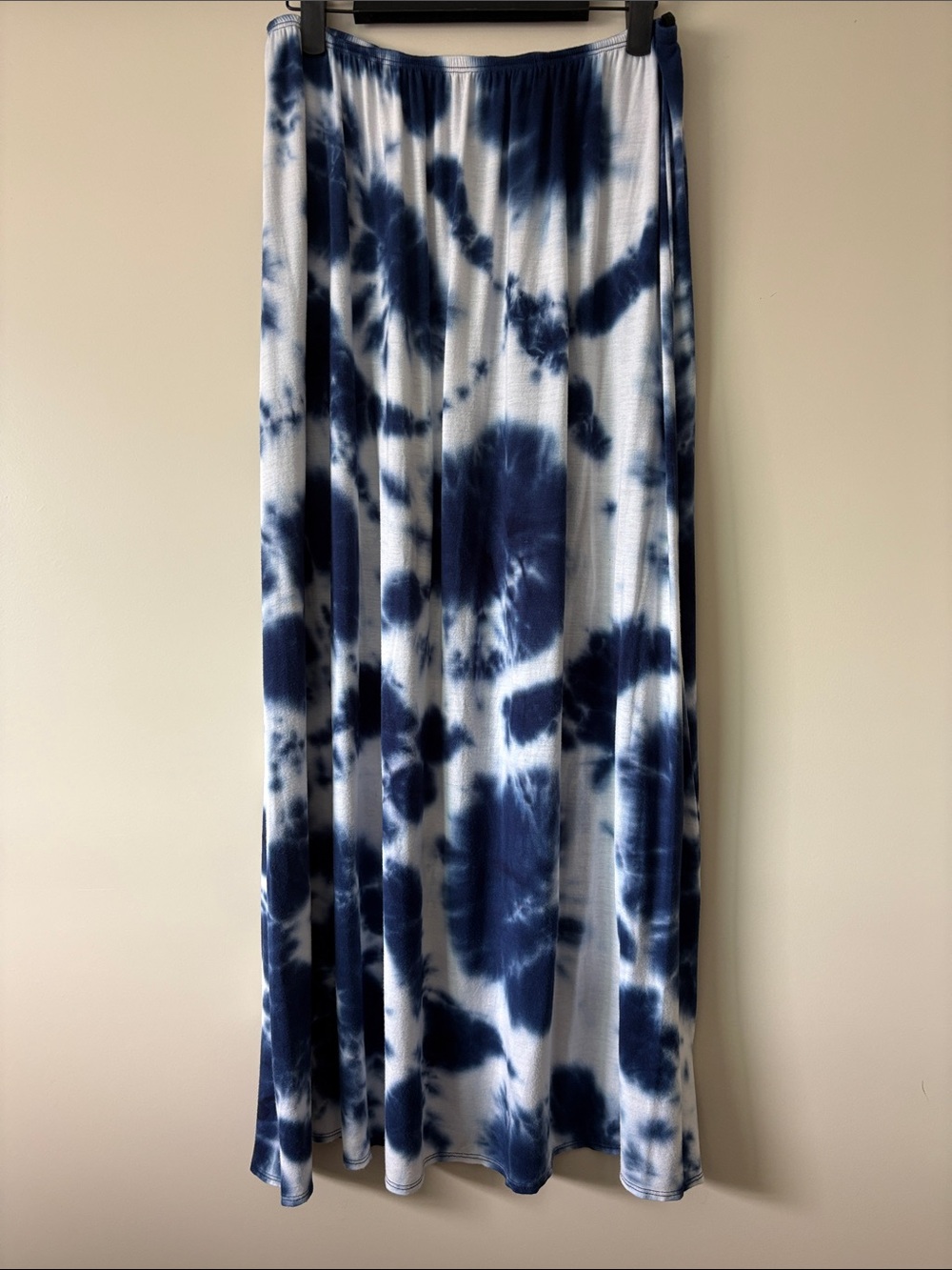 Star Vixen Navy and White Tie-Dye Maxi Skirt